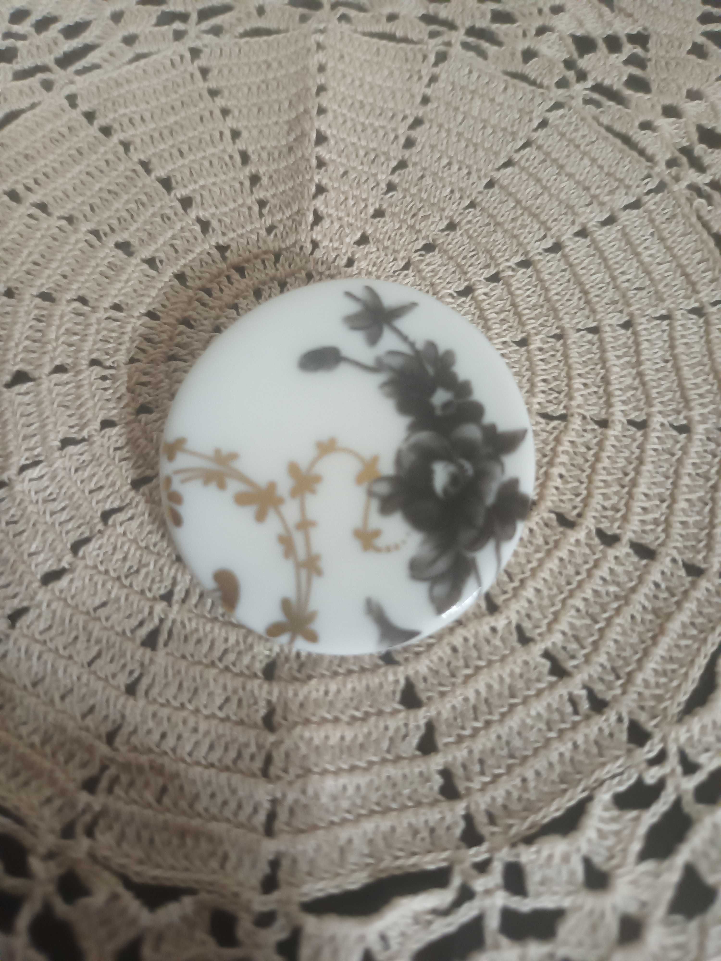 Fantástica pregadeira em porcelana da Vista Alegre