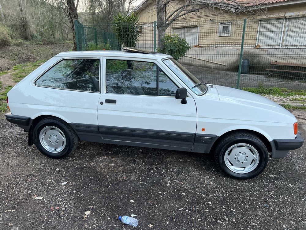 Ford fiesta ghia sem garantia