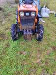 Trator hinomoto 4x4