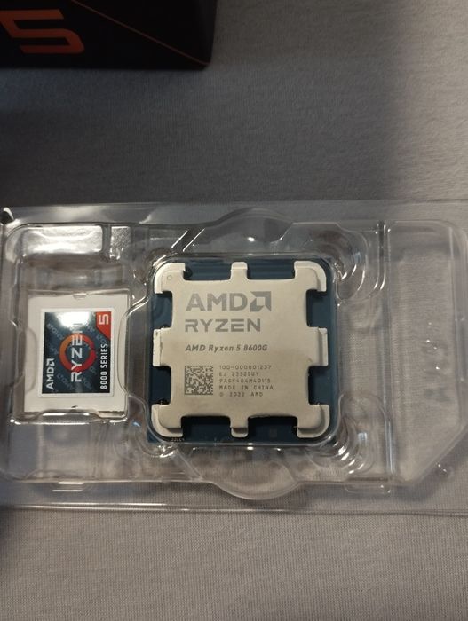 AMD Ryzen 5 8600G  APU