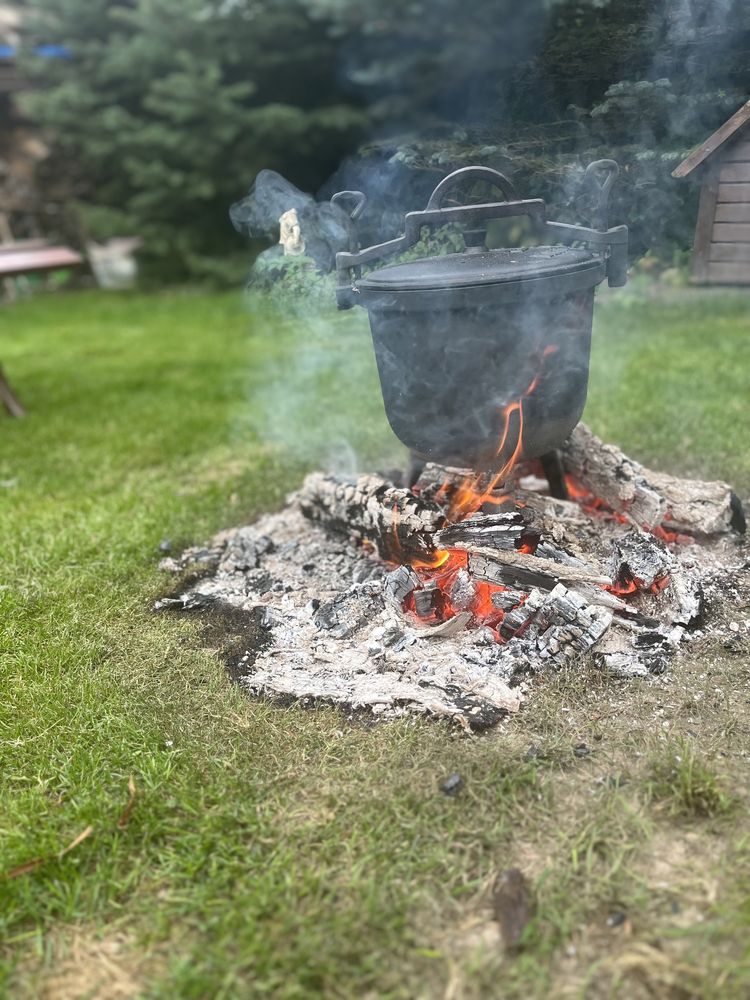 Kociołek żeliwny mysliwski na prażonki, pieczonki - pomysł na prezent