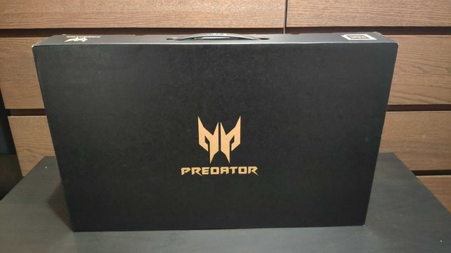Nieużywany Gamingowy Laptop Acer Predator Triton 300 SE Komunia