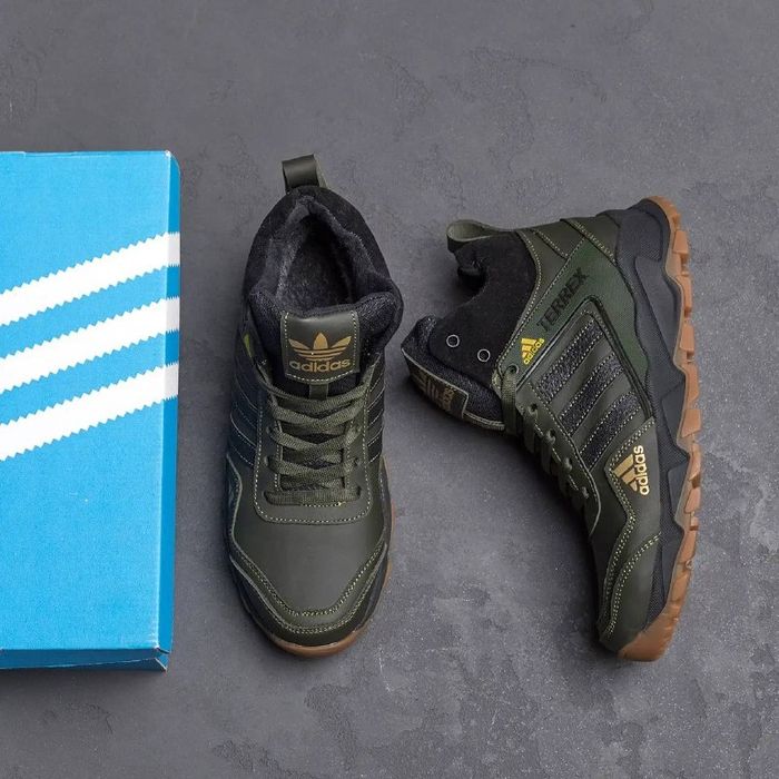 Зимові кросівки чоловічі шкіряні на хутрі Adidas terrex 40-45р