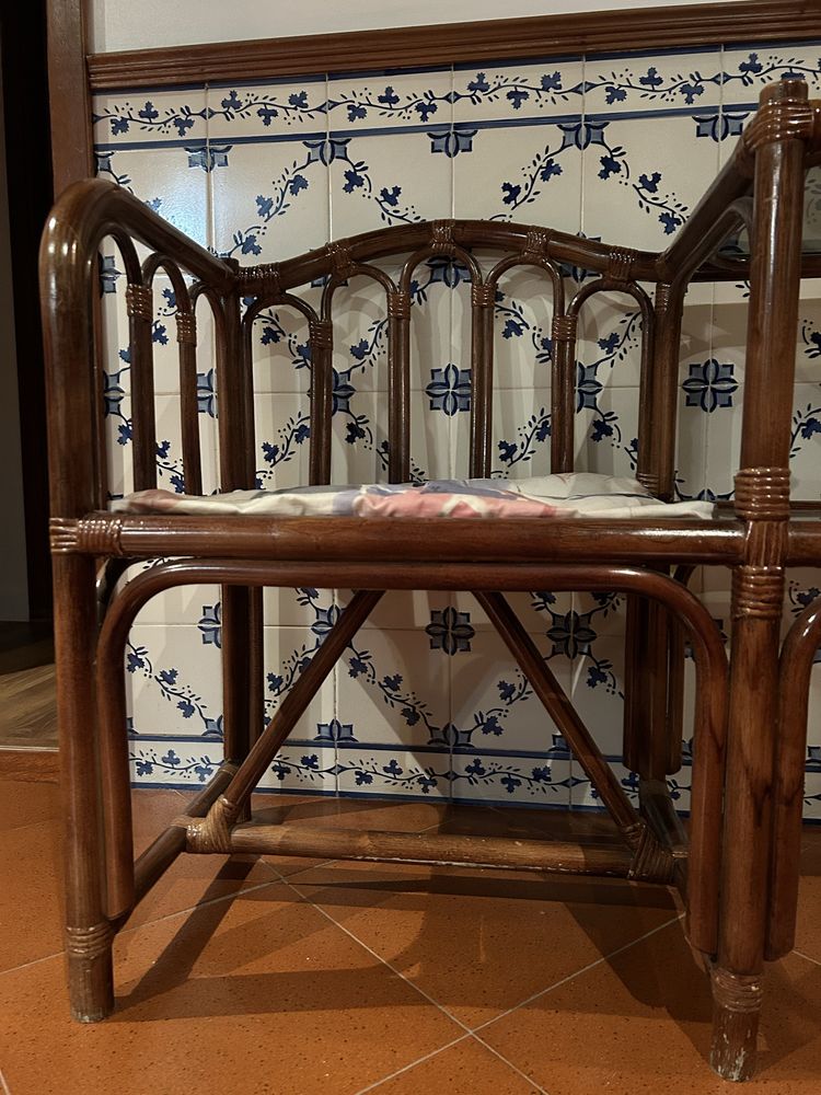 Mesa de apoio c/cadeira