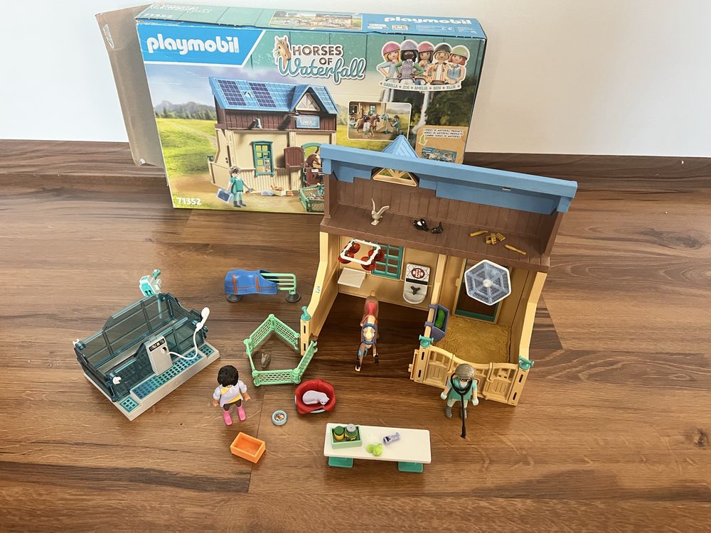 Playmobil Hipoterapia i lecznica zwierząt 71352