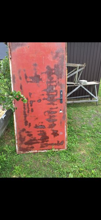 Двері металеві  продам