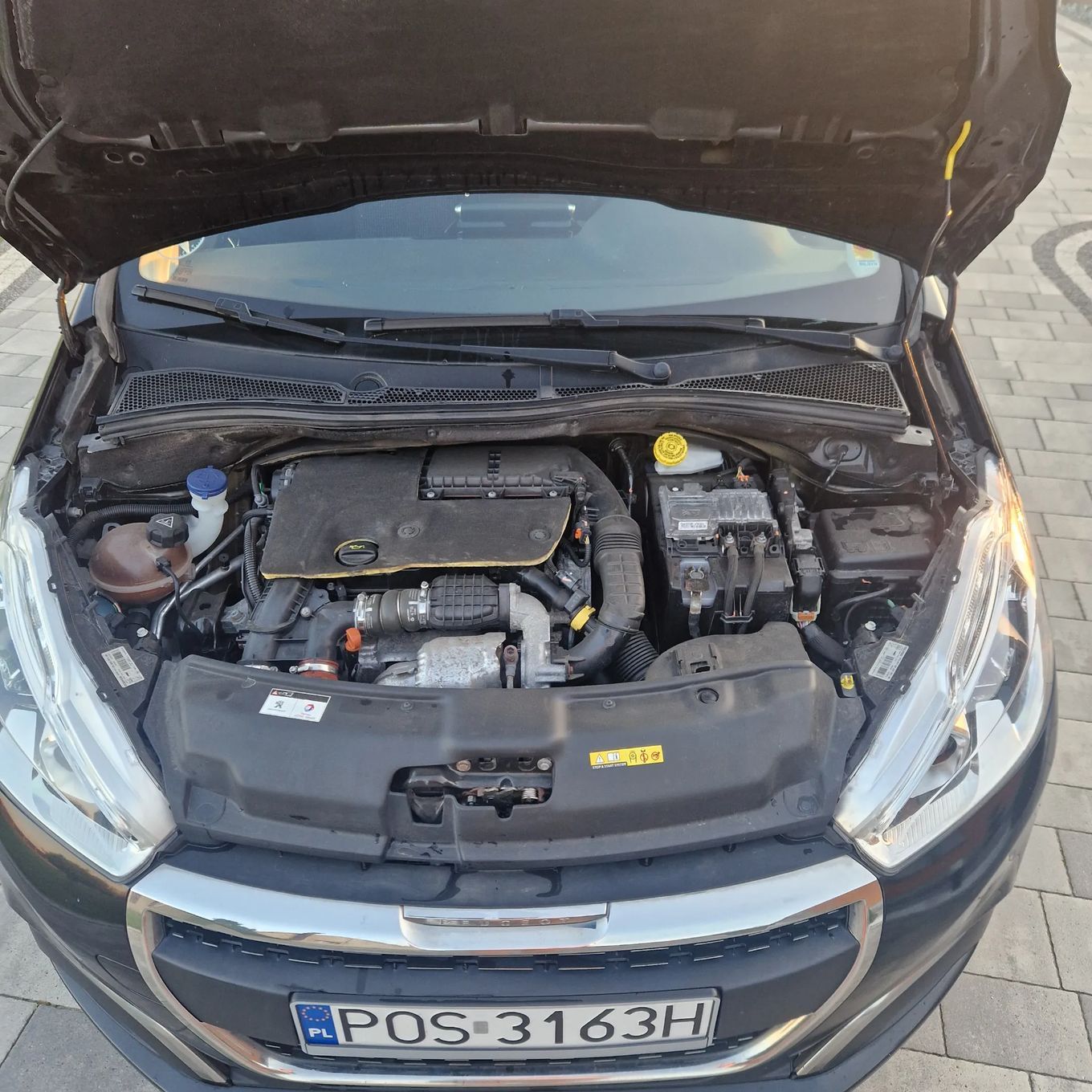 Peugeot 208 Peugeot 208 1.6 blue hdi