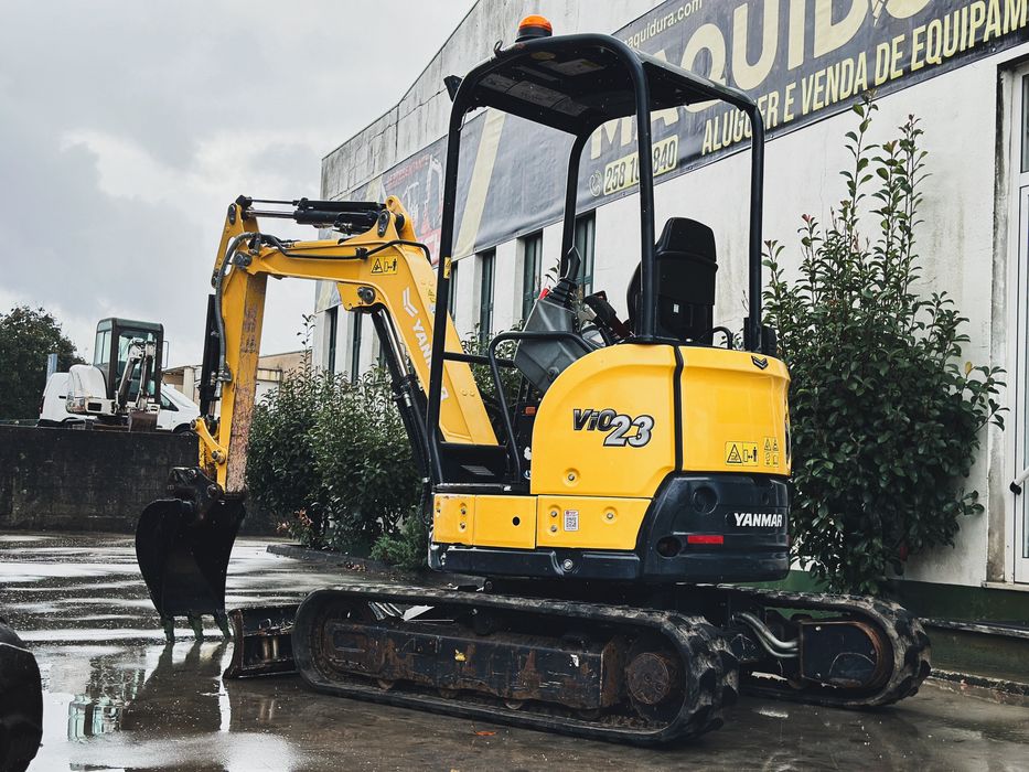 Mini-giratória YANMAR VIO 23-6 SEMI NOVA