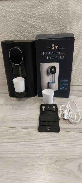 Podajnik do płynu do płukania ust