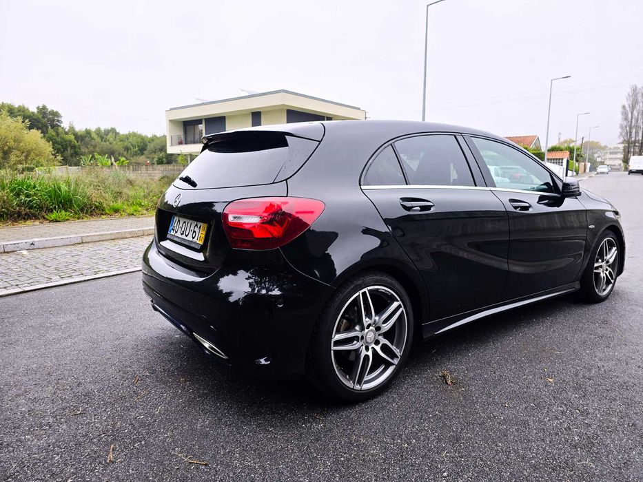 Mercedes-Benz Classe A 180 d | 2016 | Pack Night | AMG Line