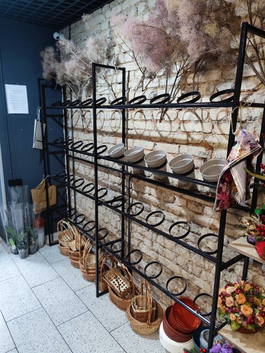 Металева поличка для квітів