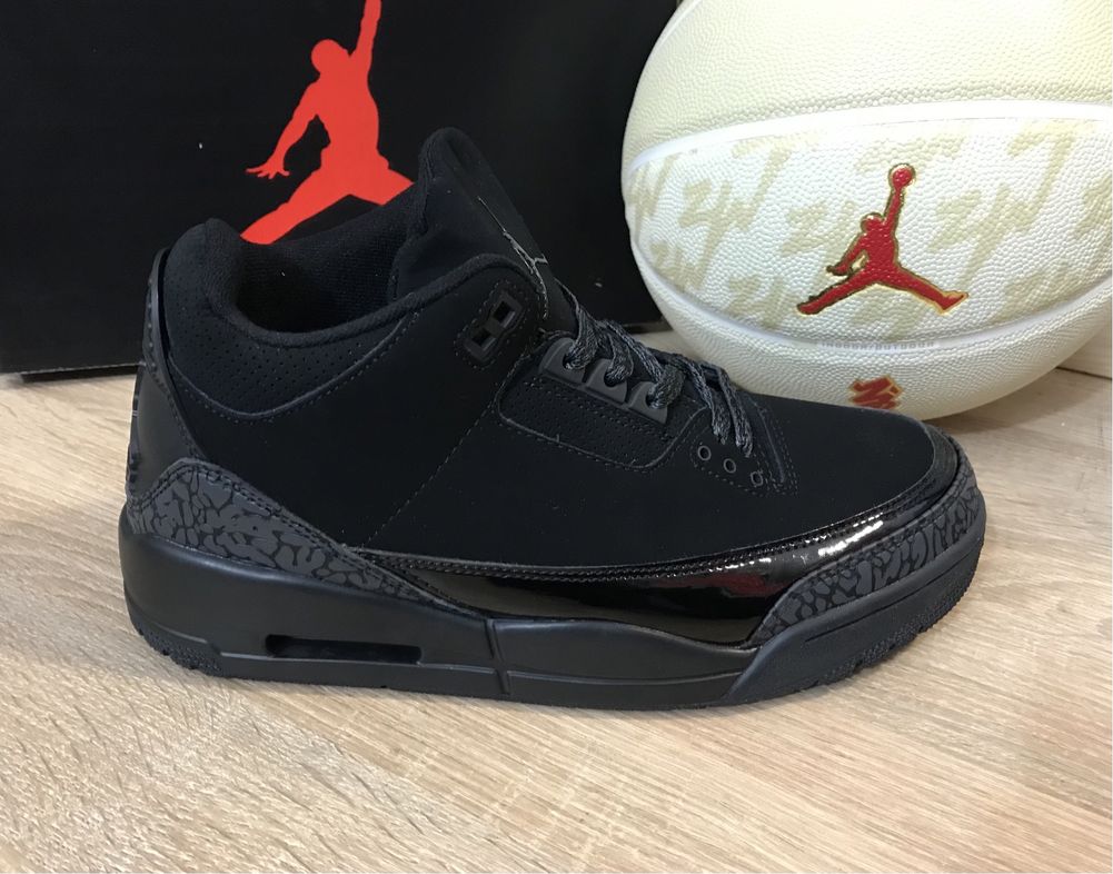 Jordan 3 Retro Black Cat в наявності 41-45