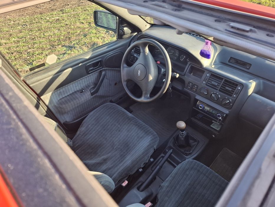 Продам Ford escort clx 1.8 1992