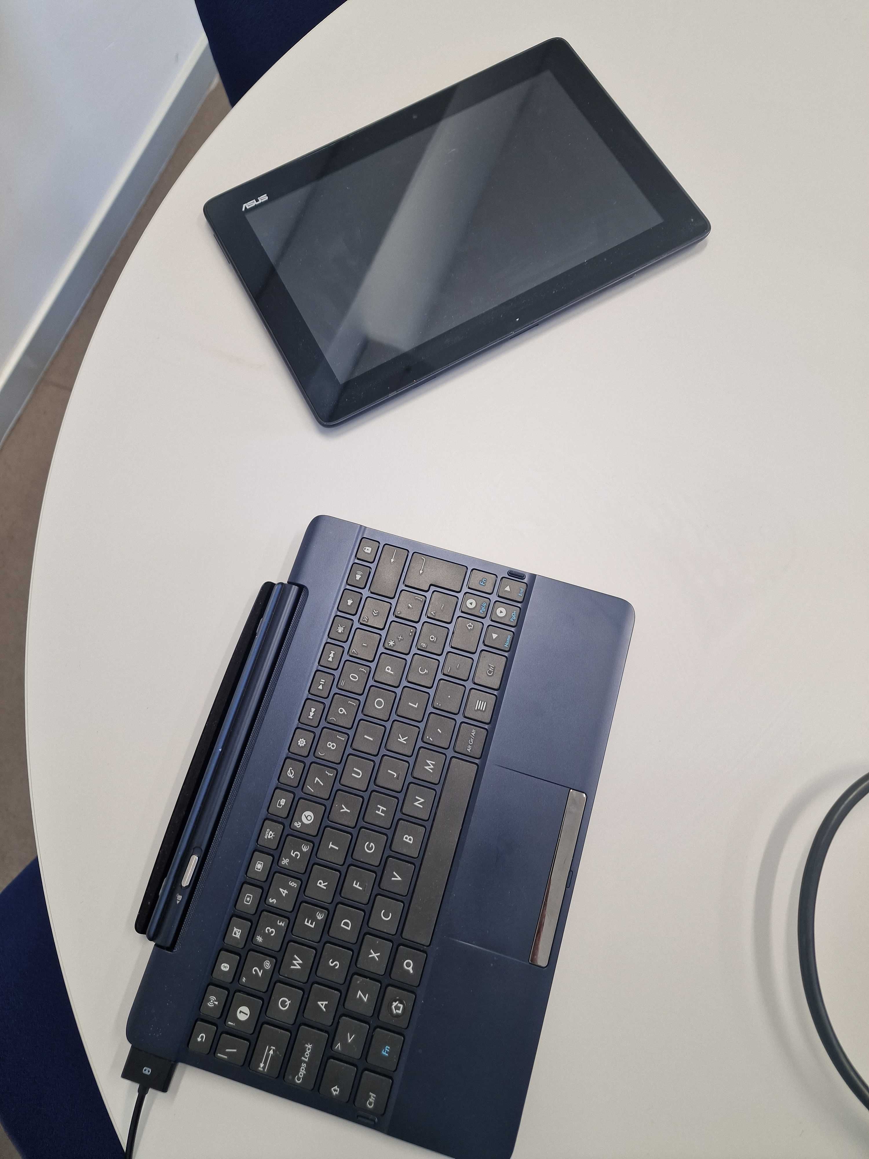 Portstil hibrido Asus T100 com capa de proteção