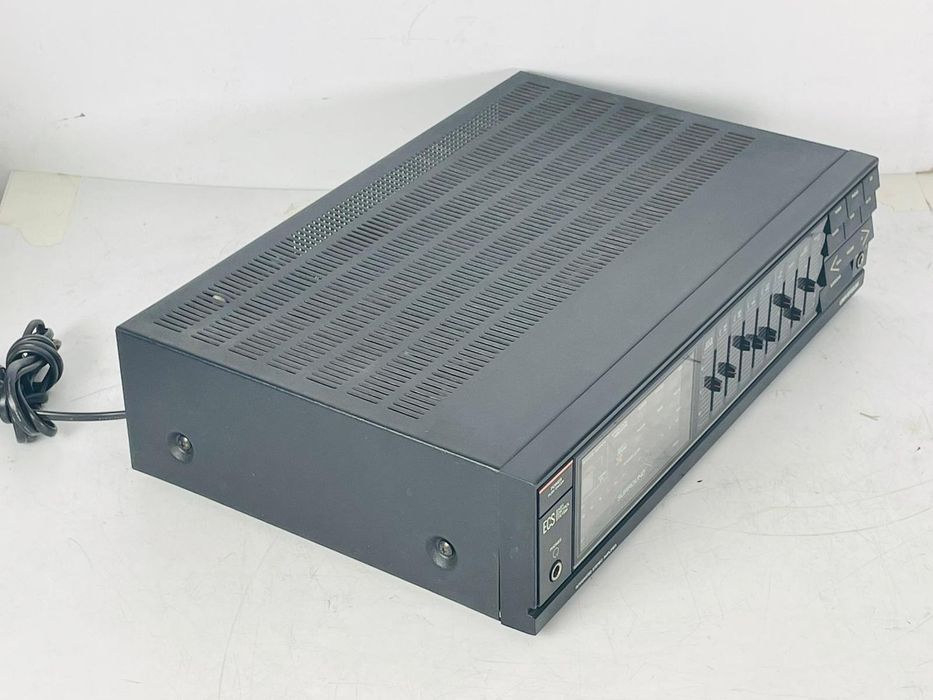 Wzmacniacz z korektorem Universum V4682 2x50W 8ohm Niemiecki