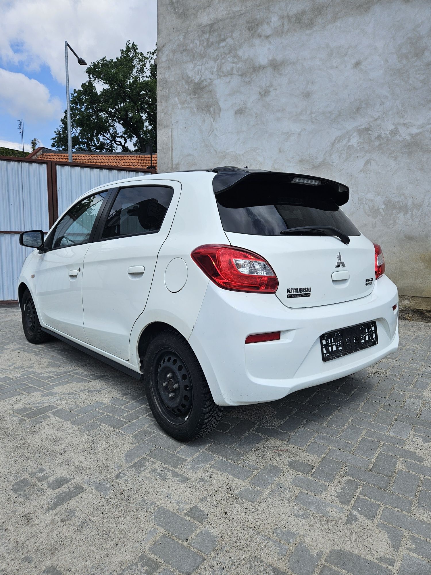 Mitsubishi space star