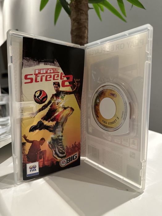 Gra PSP FIFA Street 2 + FIFA 12 + GRATIS!