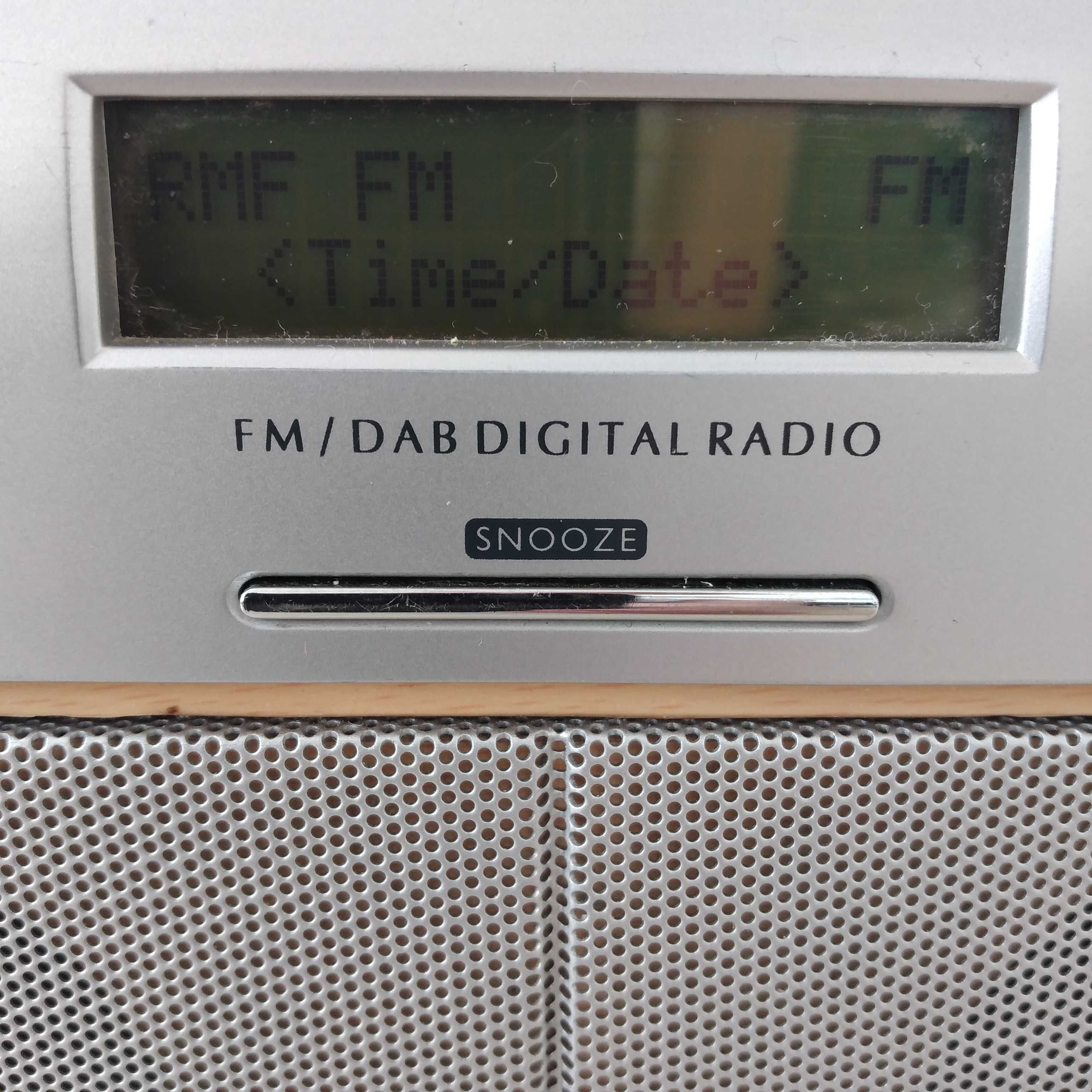 radiobudzik    ..