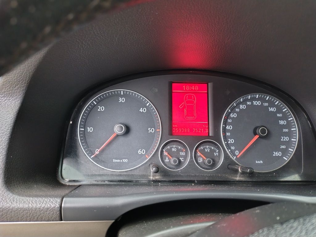 VW Touran polift bogata wersja 7 osób