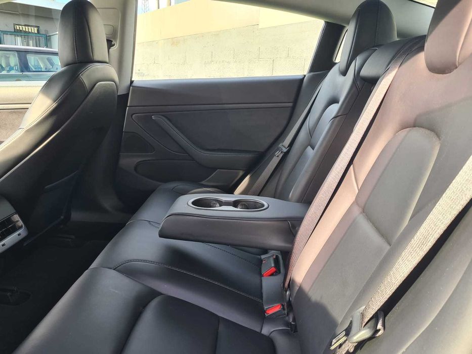 Tesla
Model 3 Standard Range Plus RWD