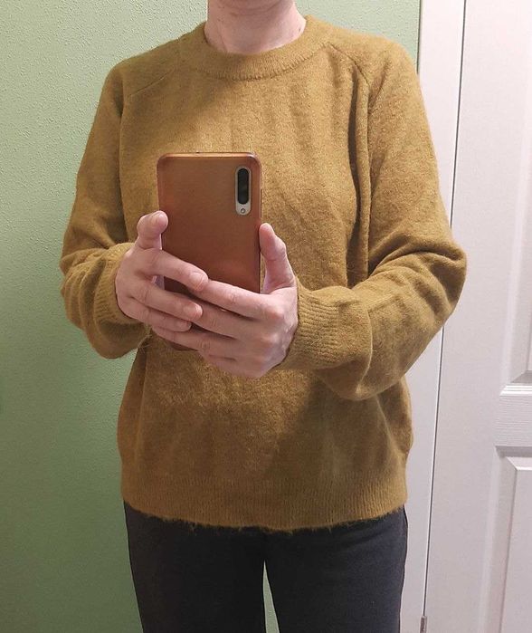 Продаю світерок Zara розміру M-L