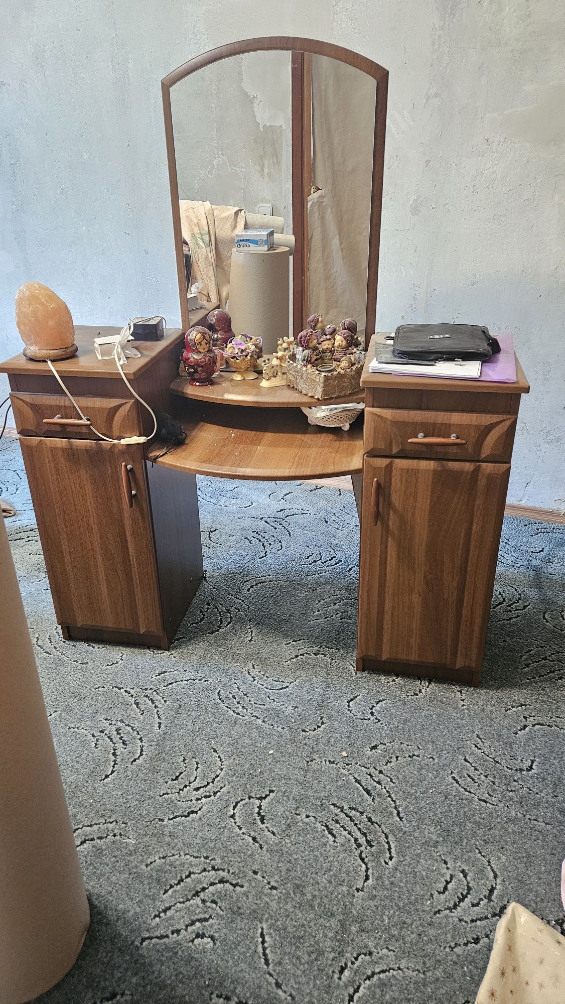Туалетний столик