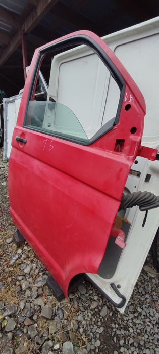 Дверка передня права VW T5