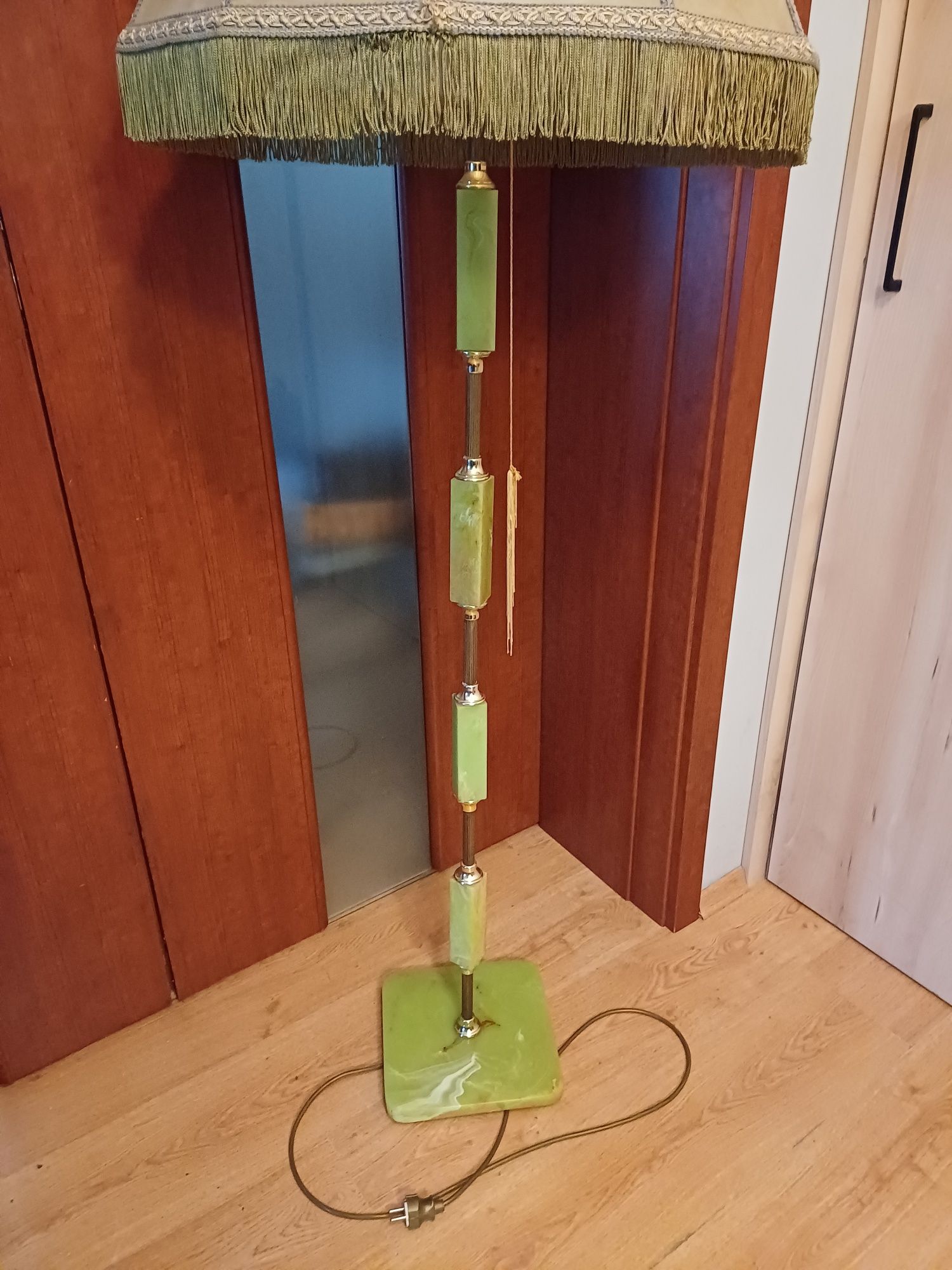 Lampa stojaca z abażurem zielony onyks