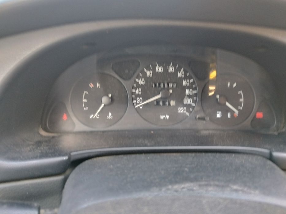 Ładny Lanos 1,4benzyna 8V, zadbany. Polecam