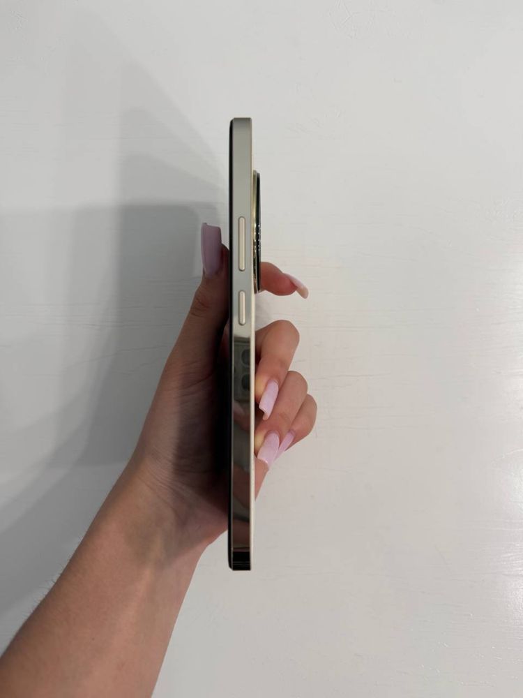Смартфон realme 12+ 5G 8/256GB Navigator Beige