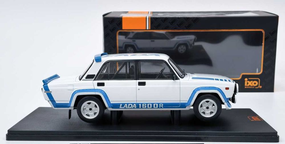 Lada 2105 VFTS 1983 масштаб 1:18 -  IXO Models