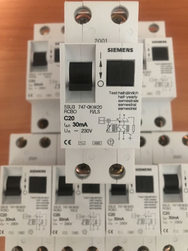 Дифференциальный автомат УЗО SIEMENS 5SU3 747-OKW20 C20 30mA