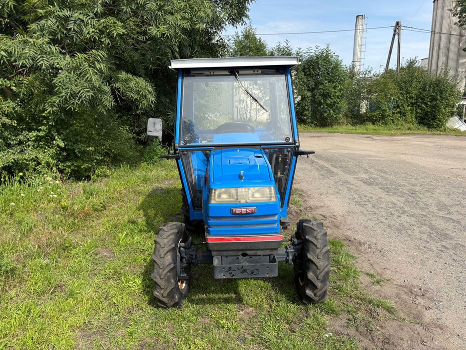 Traktor iseki 227 naped 4x4 wspomaganie rewers Tur kubota