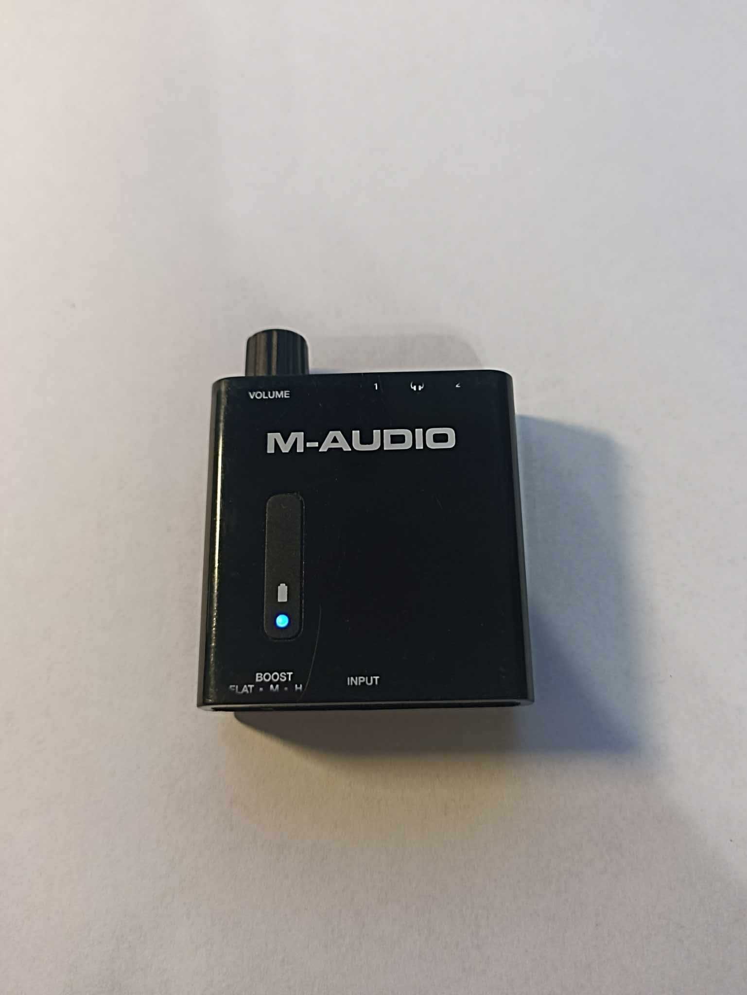 M-Audio Bass Traveler mobilny wzmacniacz słuchawkowy