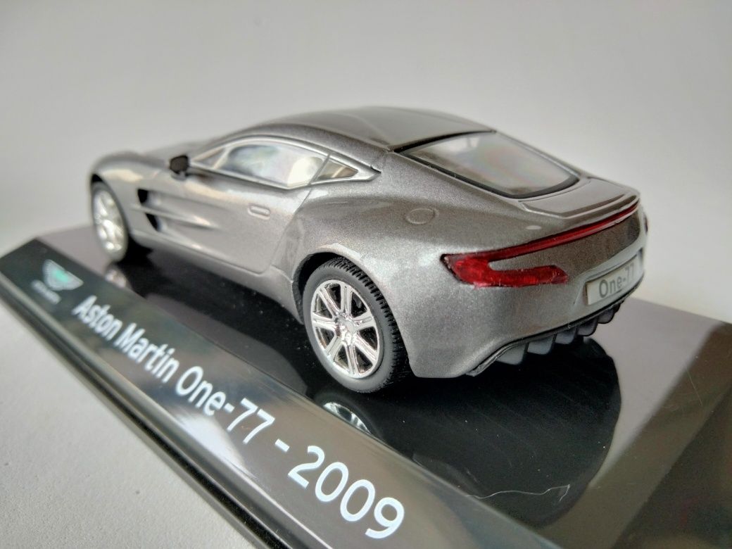 1/43 Aston Martin One-77 (2009)