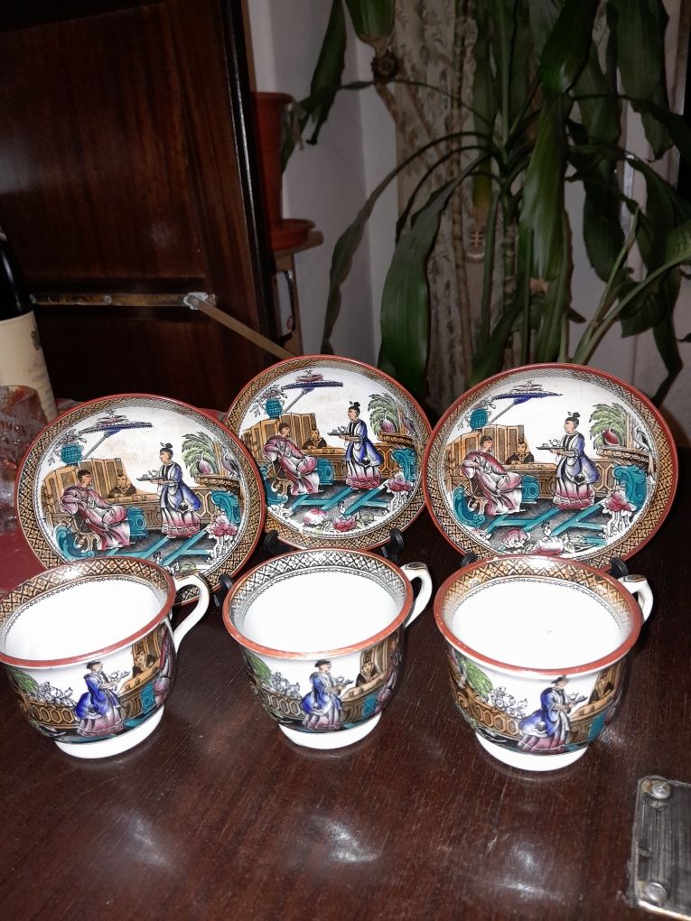 Chávenas e pires  antigos em porcelana japonesa japonesas