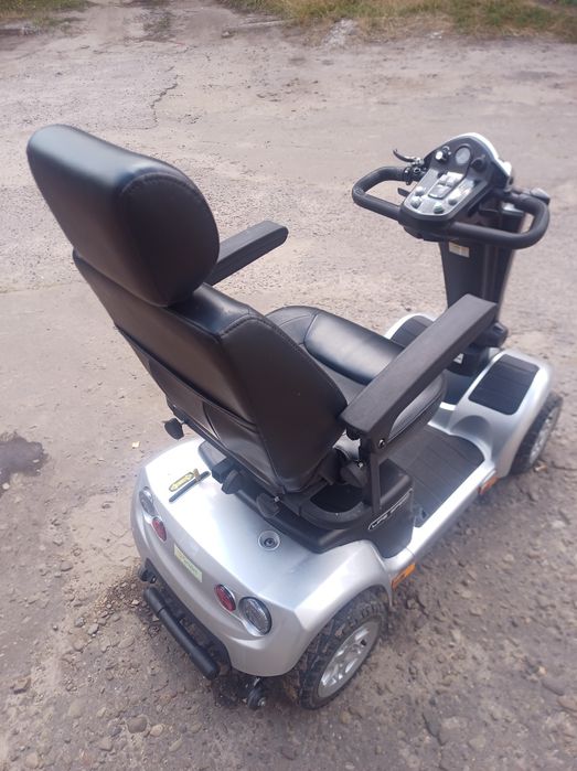 Електро каляска для людей кому тяжко пересуватись