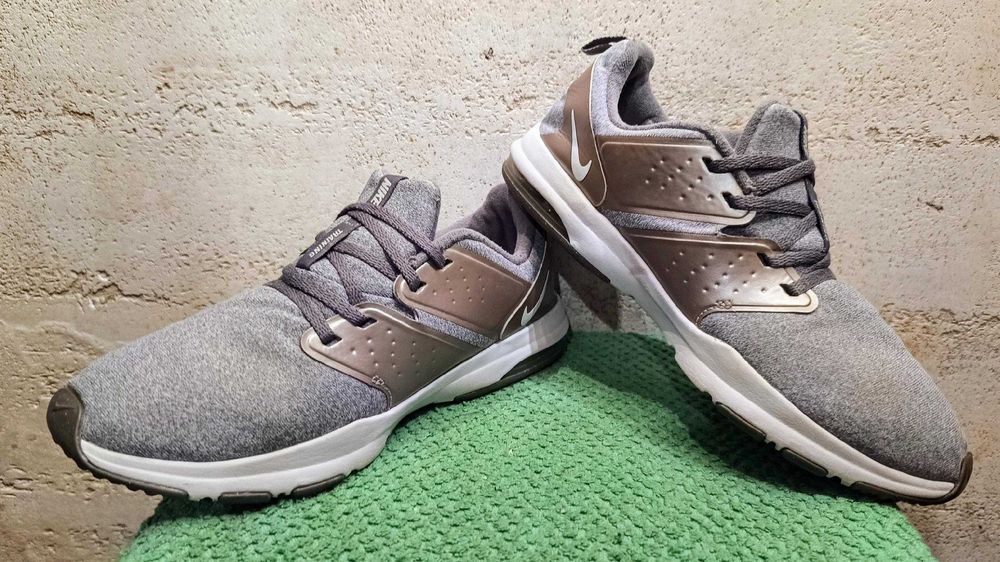 Buty na fitness NIKE AIR BELLA TRAINER PREMIUM r.40,5 st.bardzo dobry
