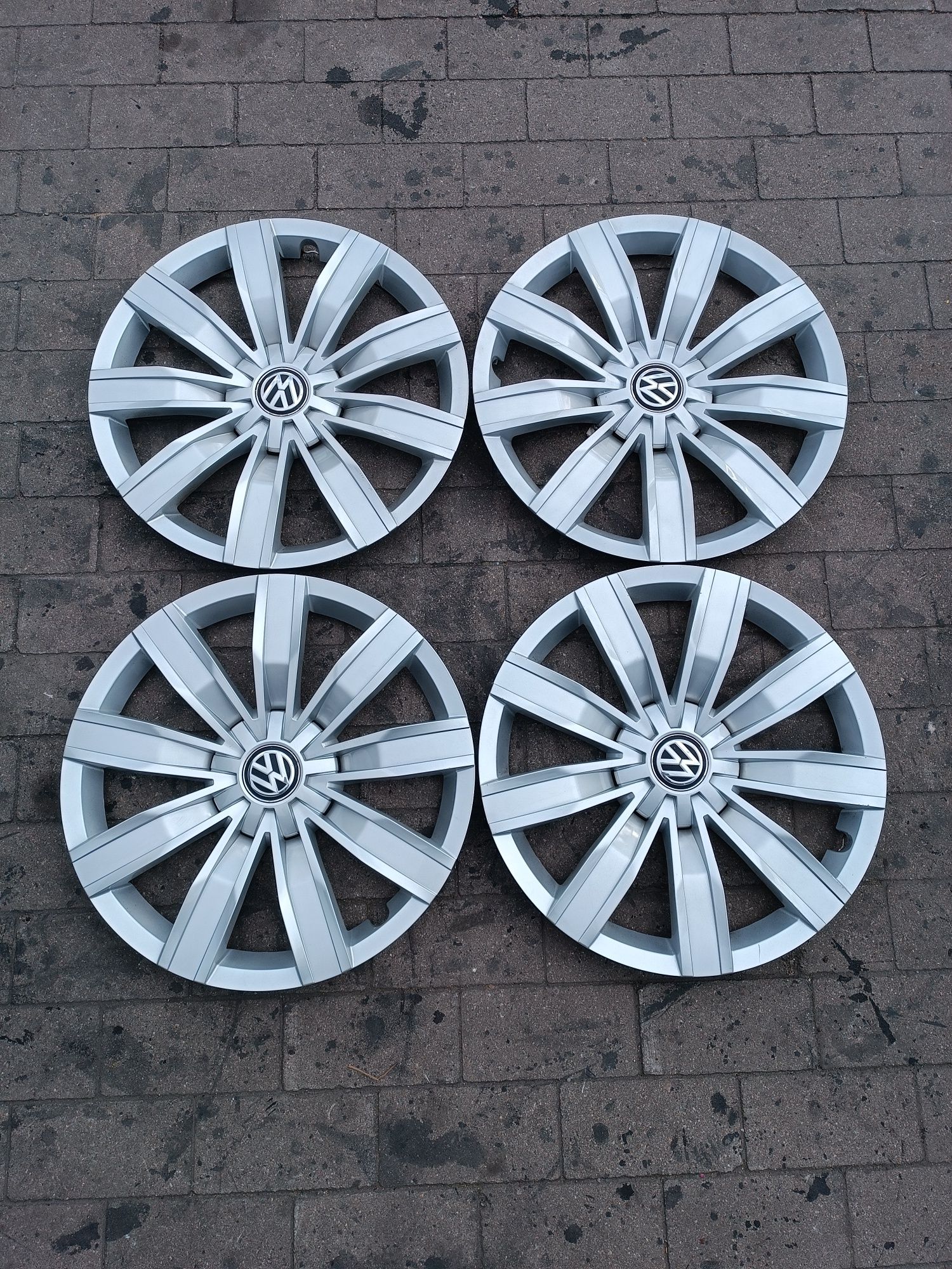 Komplet oryginalnych kołpaków VW Passat  B8 Tiquan 17"