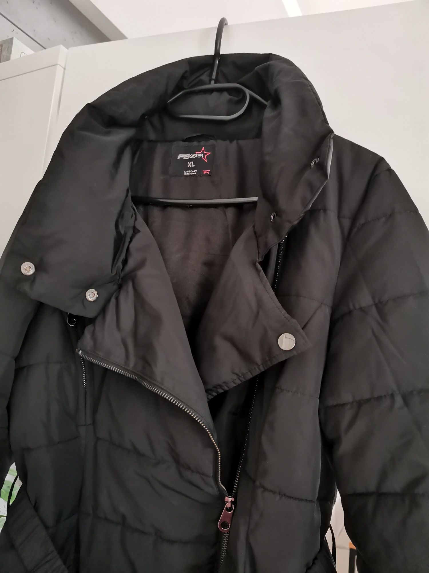 Czarny elegancki długi płaszcz 42 xl new yorker