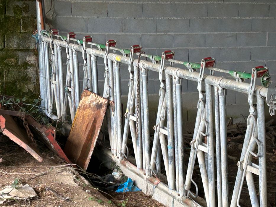 3 lotes de 8 guilhotinas