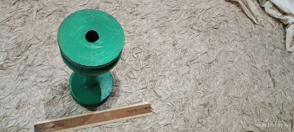 Гантели разные по 1 шт.8 кг.,10 кг.,17 кг.