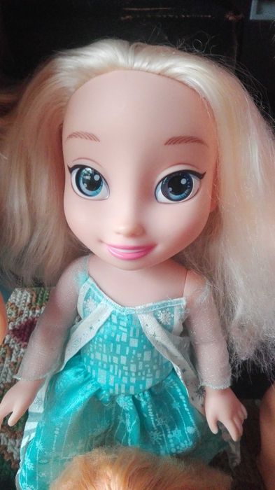 Bonecas Frozen e Anna