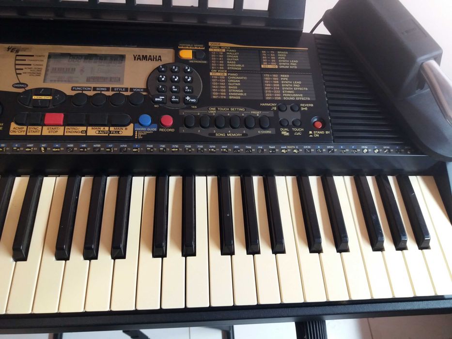 синтезатор YAMAHA PSR -225