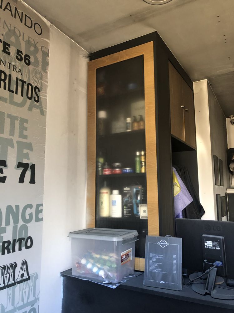 Vendo material de barbearia e estetica (Diversos)