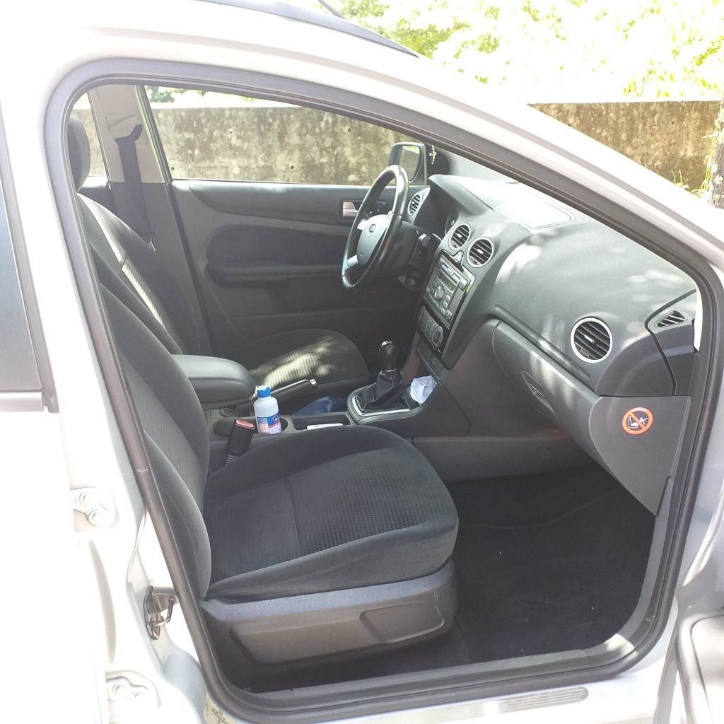 Ford Focus Ghia 1.6