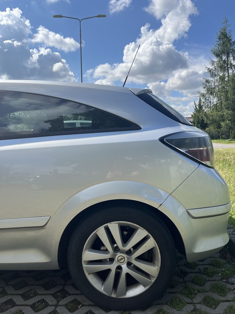 Opel Astra H GTC