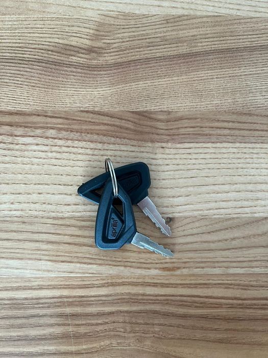 Hulajnoga ESR1 Aprilia uszkodzona