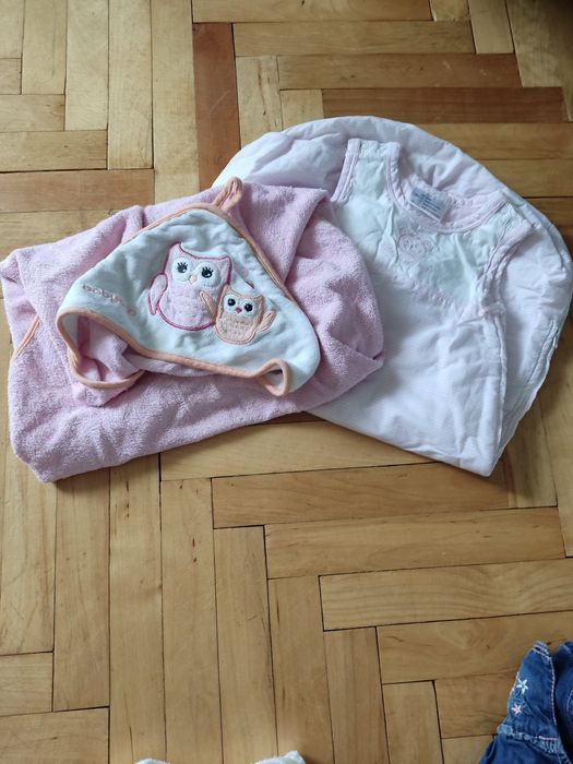 Śpiwór od 2-6 miesięcy i ręcznik dla dziewczynki