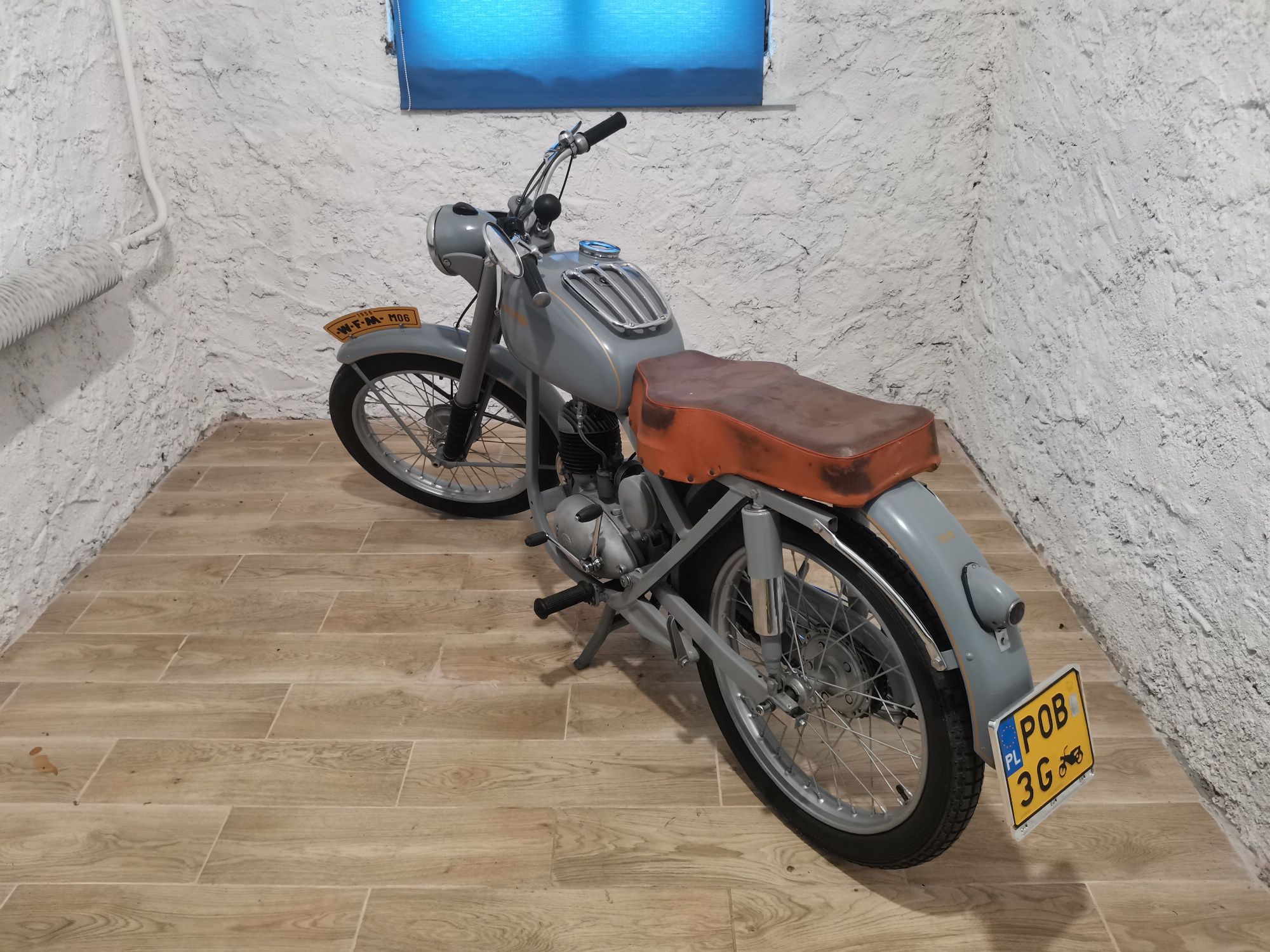 Wfm 1956r. Szara zarejestrowana ubezpieczona